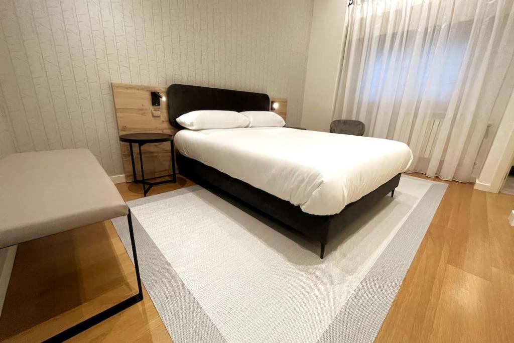 H7072 Luxury Apartments Santiago de Compostela Exterior photo