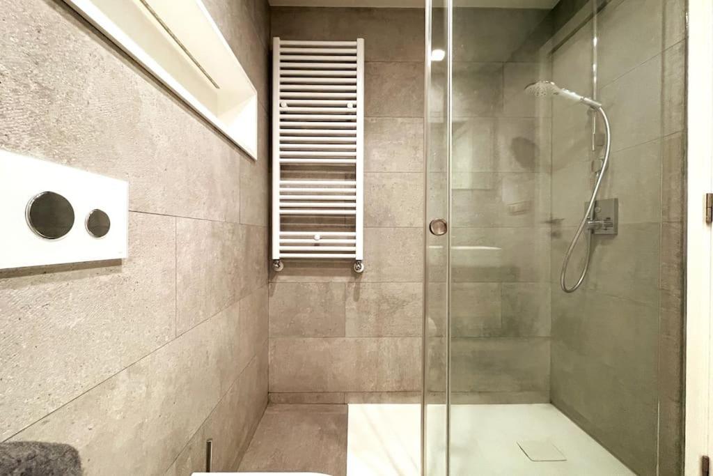 H7072 Luxury Apartments Santiago de Compostela Exterior photo